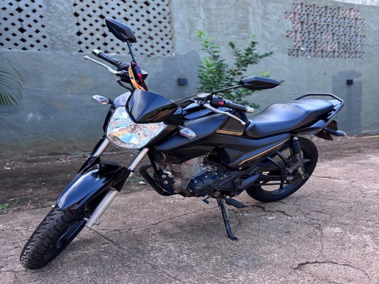 Moto Yamaha 150 Factor